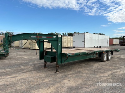 2005 LWL T24IT21LPG 26 ft T/A Gooseneck Tilt Deck Trailer
