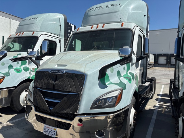 2024 Freightliner Cascadia 116 Electric 6x4 T/A Day Cab Truck Tractor