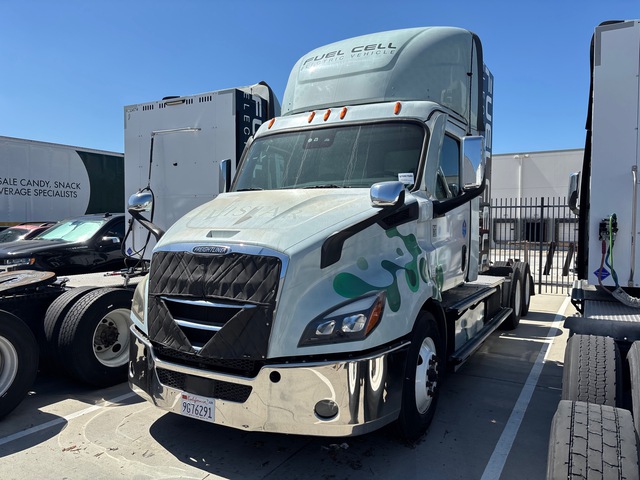 2024 Freightliner Cascadia 116 Electric 6x4 T/A Day Cab Truck Tractor
