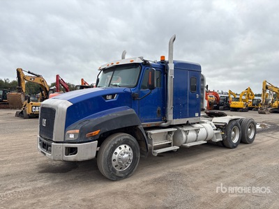 2014 Cat CT660L 6x4 Tracteur routier couchette