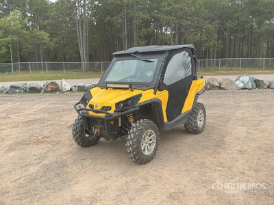 2013 Can-Am Commander 4x4 Véhicule utilitaire