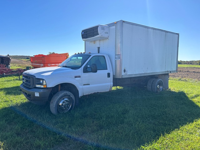 2004 Ford F-550 XL 4x2 Refrigerated Truck (Inoperable) 2004 Ford F-550 XL 4x2 Refrigerated Truck (Inoperable)