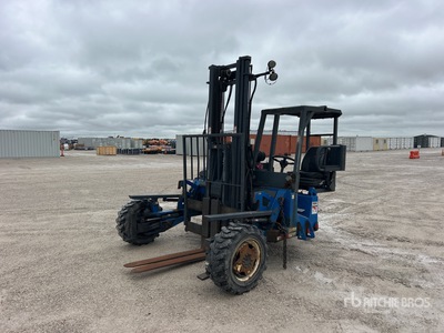 2013 Moffett E50S 5000 lb 3x3 Chariot élévateur sur camion