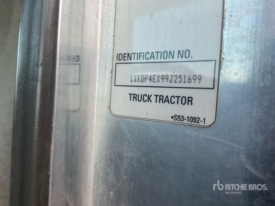 2009 Kenworth T800 T/A Day Cab Truck Tractor