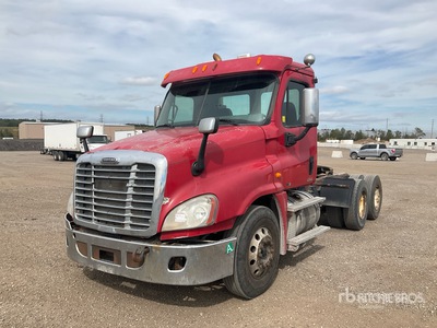 2012 Freightliner Cascadia 125 6x4 Ciągnik siodłowy T/A z kabiną dzienną