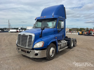 2012 Freightliner Cascadia 125 6x4 Ciągnik siodłowy T/A z kabiną dzienną