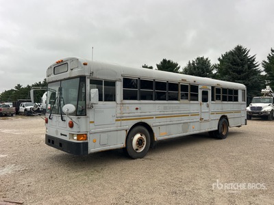 2000 International 4x2 40-Seat School Bus