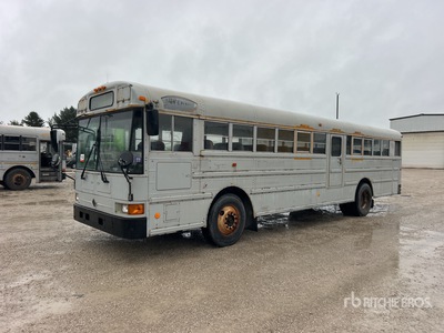 2003 International RE3000 4x2 40-Seat School Autobus