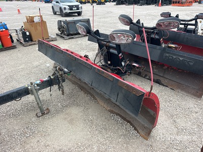 Boss RT3 9 ft 2 Way Chasse-neige - Fits Truck