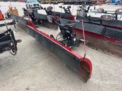 Boss RT3 9 ft 2 Way Chasse-neige - Fits Truck