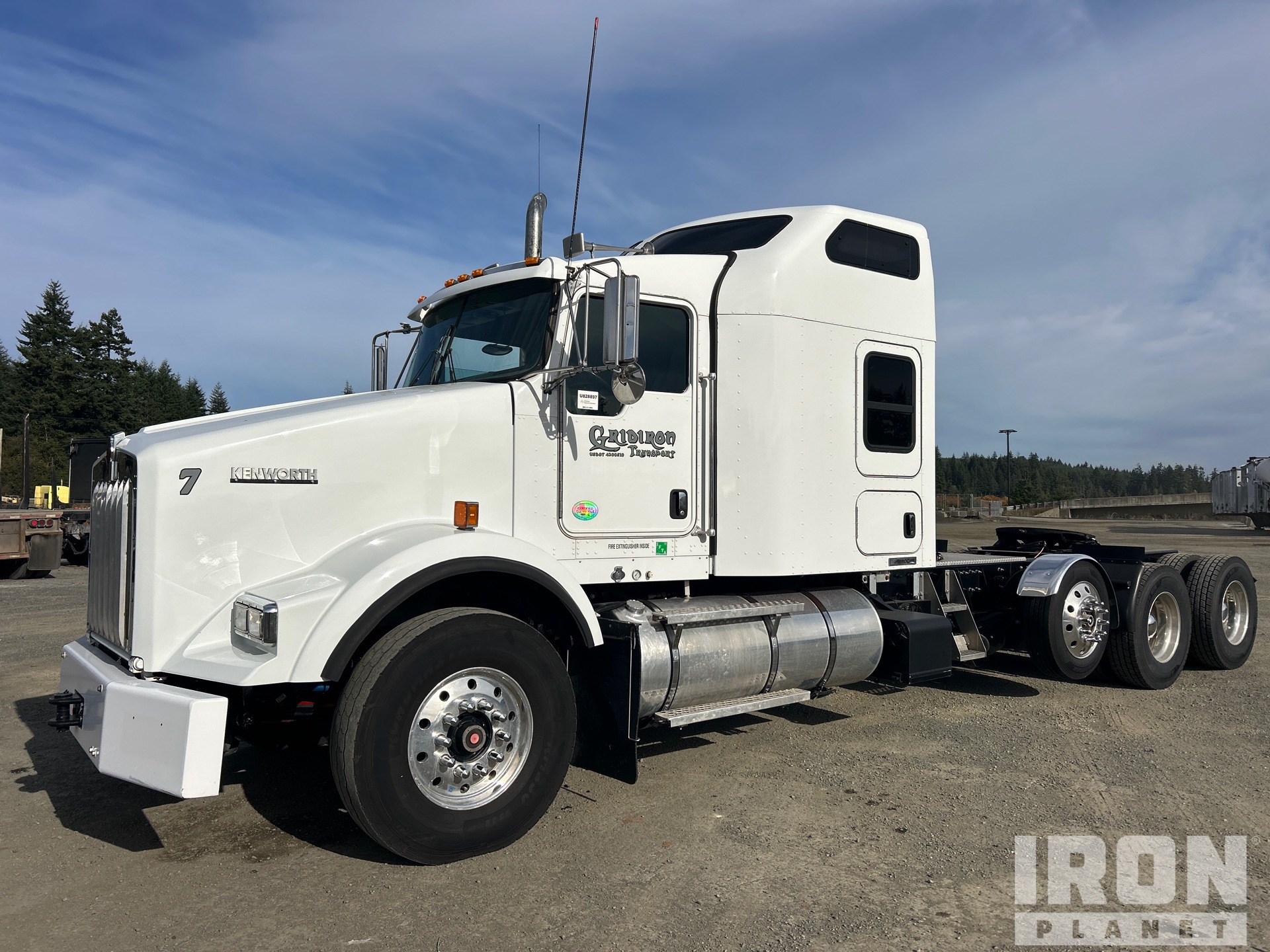 2013 Kenworth T800 8x4 Ciągnik siodłowy z kabiną sypialną Tri/A