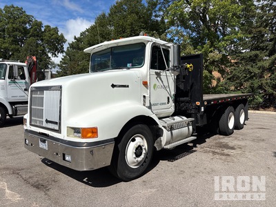 Hiab 070A 8820 lb Knuckle Boom on 1995 International 9200 6x4 Flatbed Truck with Crane
