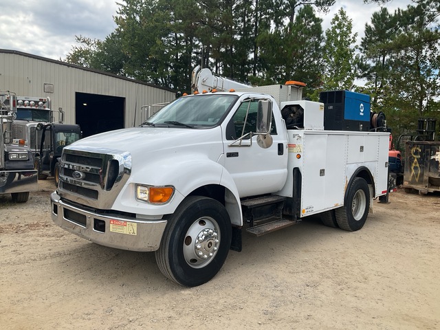2005 Ford F-750 4x2 Service Truck