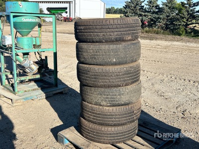 Quantity of (6) Goodyear 235/55R20 Pneumatici per autocarro