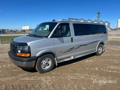 2016 GMC Savana 15 Van osobowy