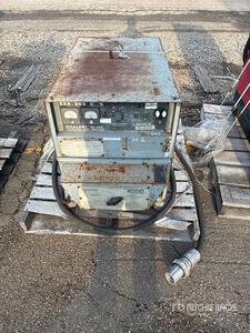 Lincoln Idealarc DC-600 を見 Welder - Electric