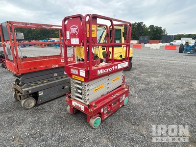2019 (unverified) MEC Micro 19 Electric Scissor Lift