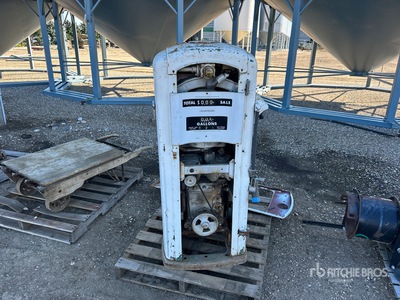 Bennett 956 Gas Pump