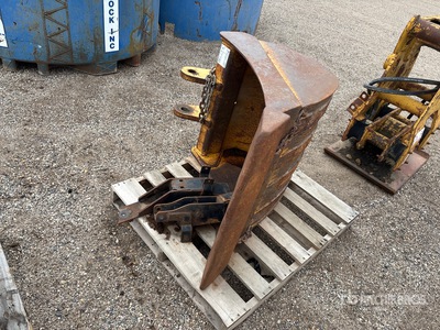 30 in Digging Excavator Bucket
