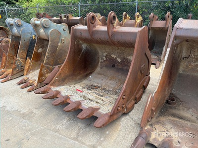 Hensley 56 in Digging Excavator Bucket - Fits Komatsu PC220
