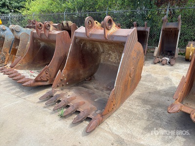 Central Fabricators 56 in Digging Excavator Bucket - Fits Komatsu PC300LC-6