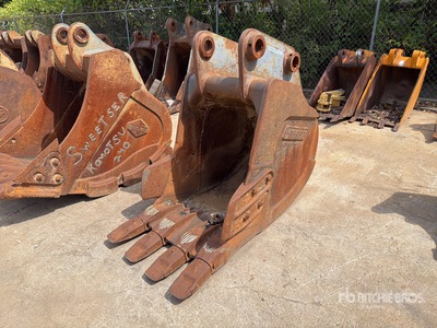Hendrix 34 in Digging エクスカベーター用バケット - Fits Komatsu PC220-7