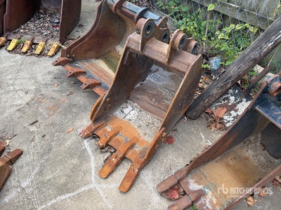 19 in Digging エクスカベーター用バケット - Fits Komatsu PC45 & PC55