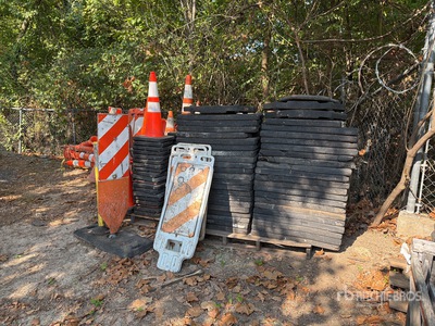 Quantity of (7) Pallets of 7 pallets of mixed 2 foot and 4 foot traffic cones with bases Varios. Industrial