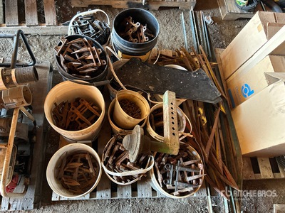 Quantity of Sickle Guards & Crop Lifters Pièces diverses