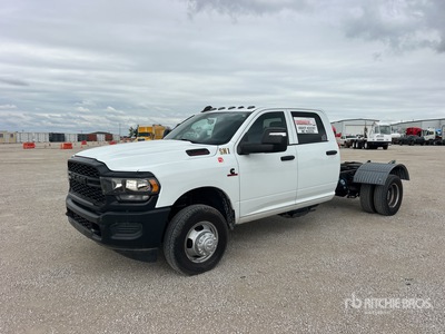 2023 Ram 3500 4x4 Crew Cab Cabine et châssis