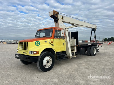 Terex TC2863 on 2000 International 4700 4x2 Camion à Fèche