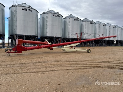 Farm King 1684 16 in x 84 ft Swing Grain Auger