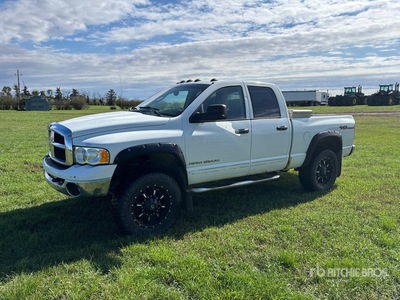 Dodge Ram 3500 4x4 Crew Cab Pickup