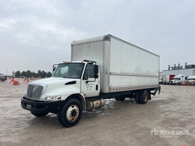 2018 International 4300 4x2 Camion fourgon