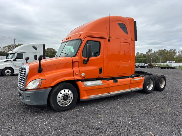 2012 Freightliner Cascadia 125 6x4 T/A Sleeper Truck Tractor