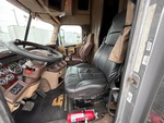 Cab with Seats/armrests