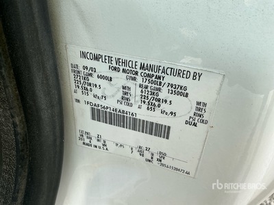 2004 Ford F-550 4x2 Flatbed Truck