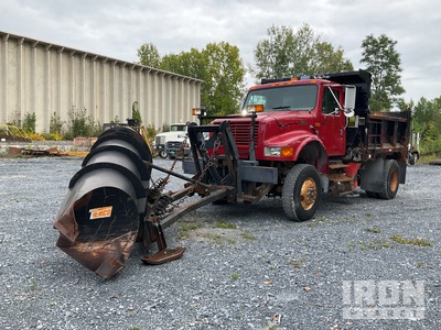 1998 International 4900 4x4 Schneepflug-Lastzug