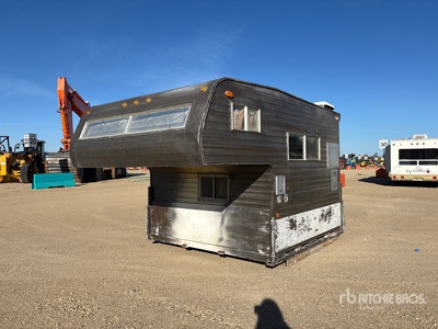 Vanguard P80 8 ft Caravane autoportée