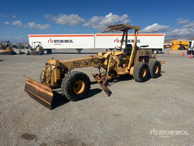 TCI 747 Motor Grader