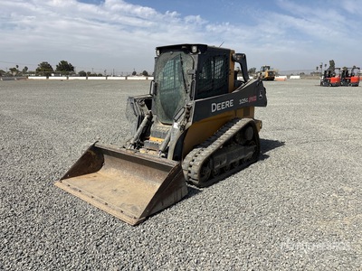 2018 John Deere 325G Chargeuse sur rails compacte