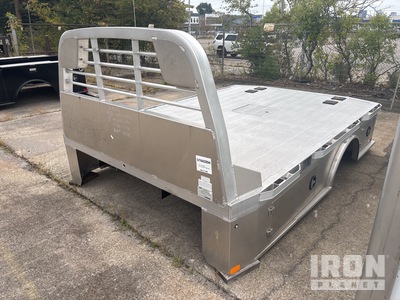 CM ALSK-04948434SD Aluminum Skirted トラック用フラットベッドボディ (Unused)