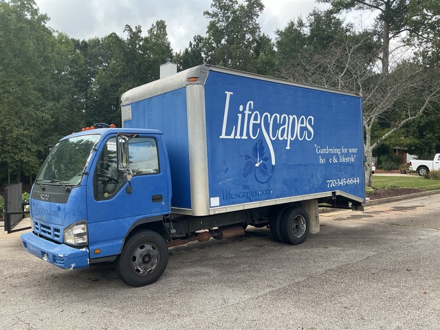 2006 Isuzu 4x2 Landscape Truck