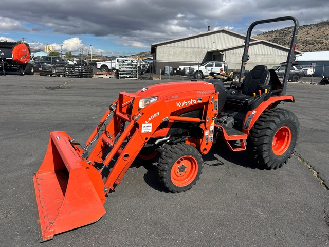 2023 Kubota LX2610HSD 4WD Utility Tractor