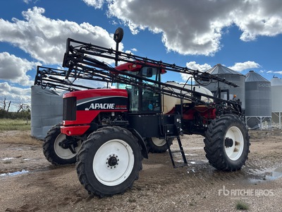 Apache AS1010 100 ft 4x2 High Clearance Self-Propelled Sprayer