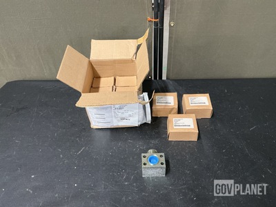 (10) Triman Industries 403732 Flange to Pipe Elbows