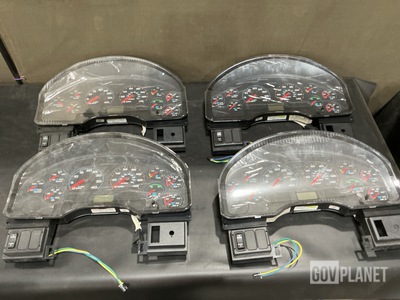 (4) International 2596673C91L Electronic Tachometers