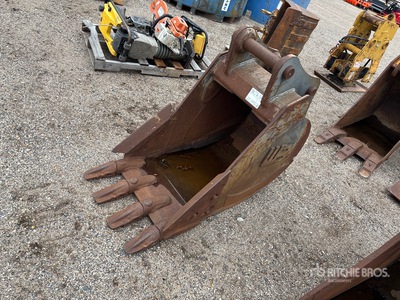 Werk-Brau EX49HD24 24 in .47 cyd Digging Excavator Bucket - Fits John Deere 130/135G