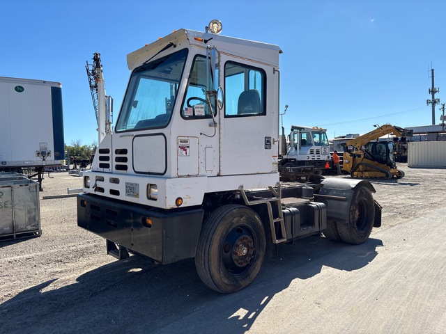 2006 Capacity 4x2 Spotter Truck