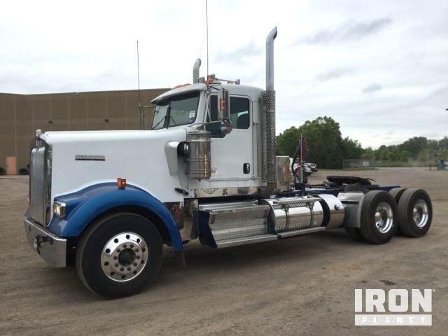 2011 Kenworth W900 T/A Day Cab Truck Tractor 2011 Kenworth W900 T/A Day Cab Truck Tractor